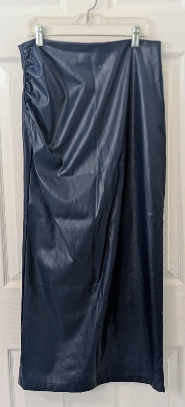 SHEIN Navy Blue Faux Leather Maxi Skirt – Size L (8/10) – Sleek Stretch Fit
